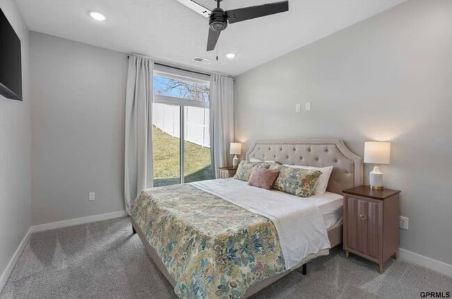 Building Photo - Fully Furnished 2 Master Suites | Luxe Townhome Near UNMC