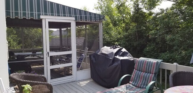 Building Photo - 21 Mayflower Ln