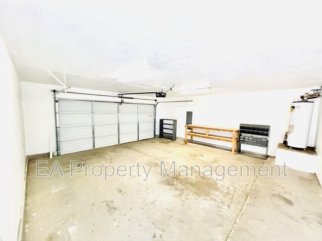 Building Photo - 1225 11th St SE