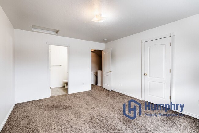 Building Photo - Charming two bedroom property