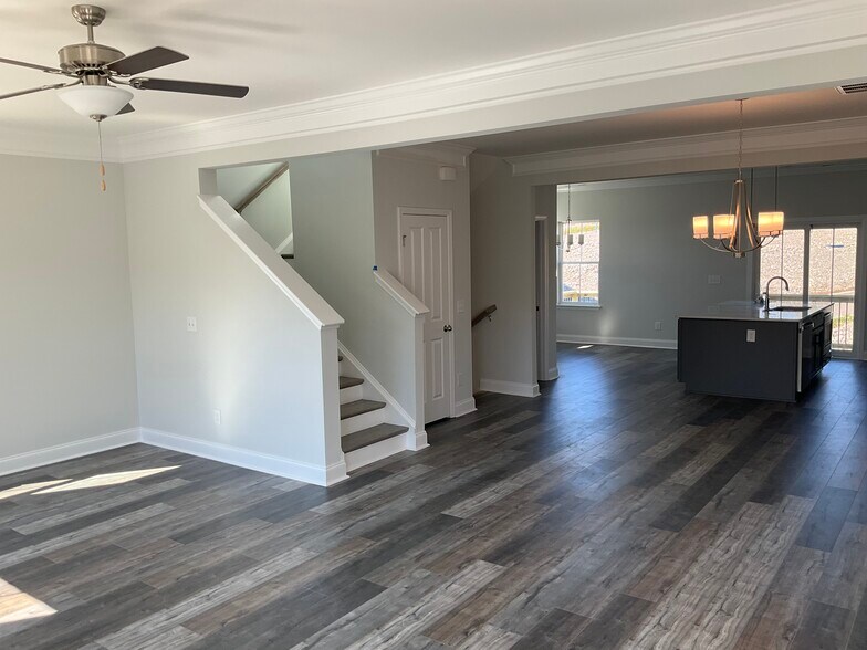 Kitchen - 3338 Tasker Dr