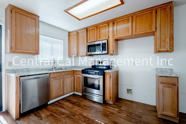 Building Photo - 8404 Laborough Dr