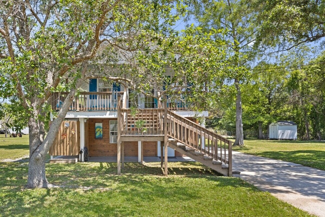 Building Photo - 312 Water St