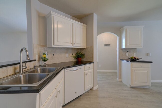 Building Photo - 29003 W Pecos River Ct