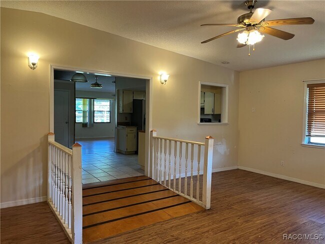 Building Photo - 1711 N Croft Ave