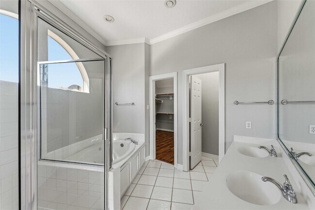 Building Photo - 1332 Fairview St