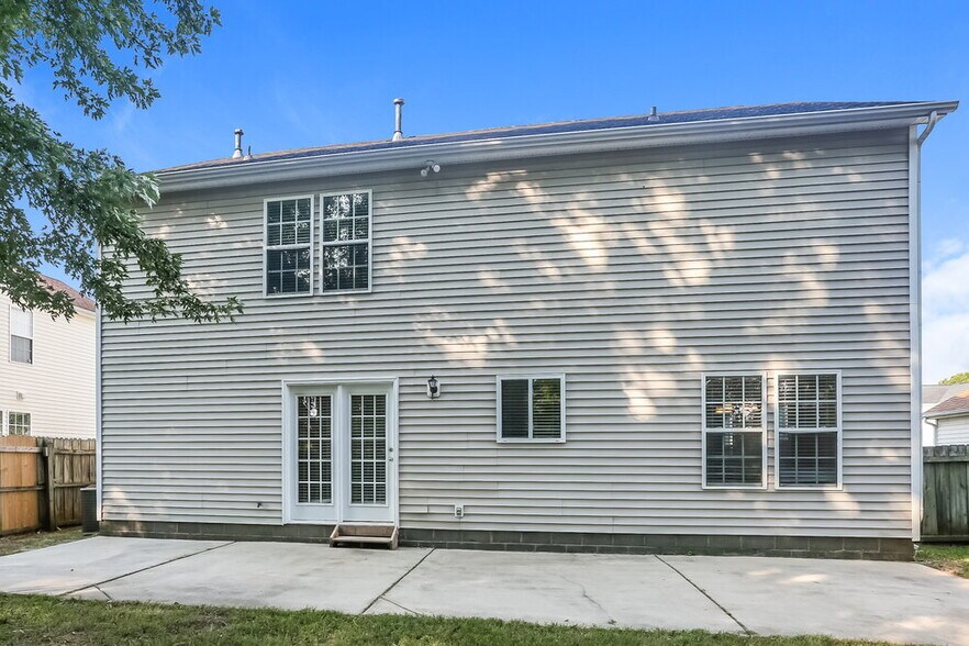 Building Photo - 5883 Culloden Ct