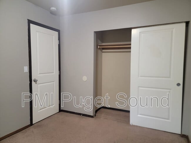 Building Photo - 17614 79th Ave Ct E