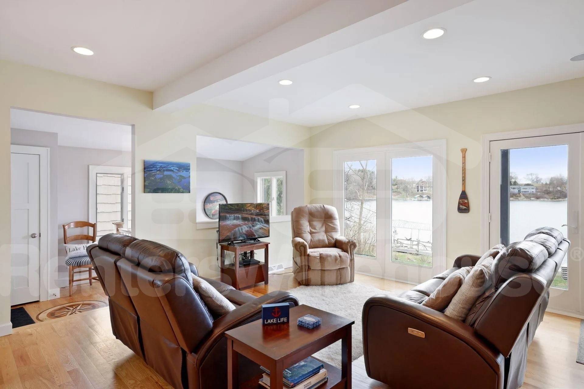 Building Photo - 605 Park Ln