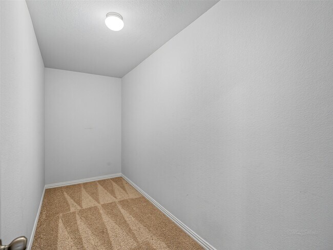 Building Photo - 27215 Symphony Creek Ln