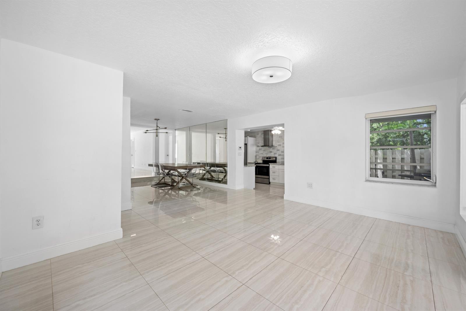 Building Photo - 1311 Monroe St