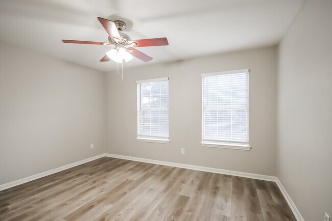 Building Photo - 20914 Lake Park Trail