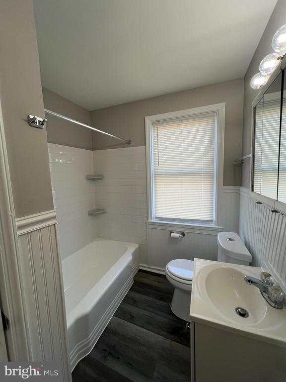 Building Photo - 3611 Ravenwood Ave