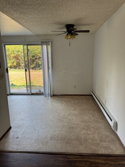 Building Photo - 675 SW Harrier Cir