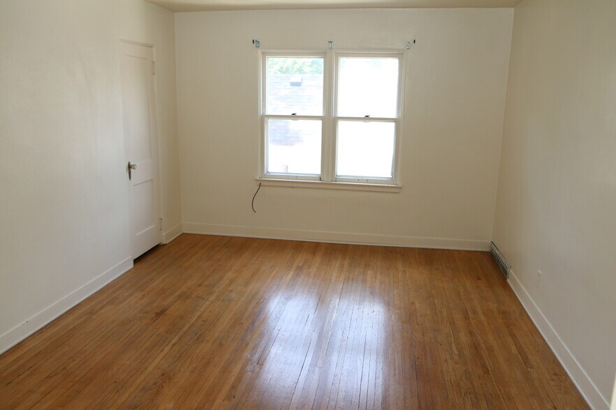 Building Photo - 620 E Wiswall Pl