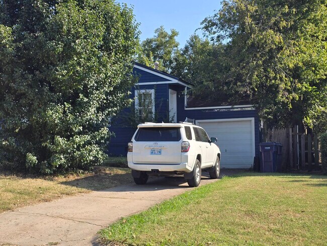 Building Photo - 3100 NW 33rd St