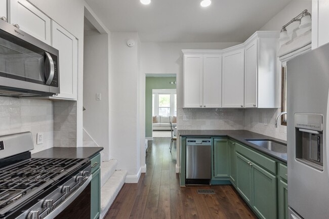 Building Photo - 3009 Poppleton Ave