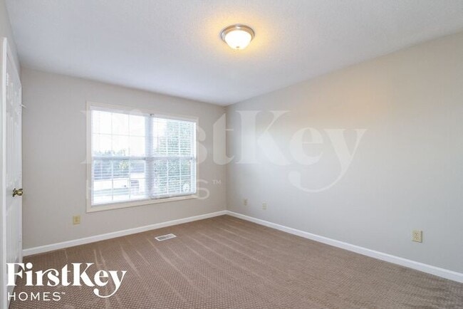 Building Photo - 125 Watercrest Ct