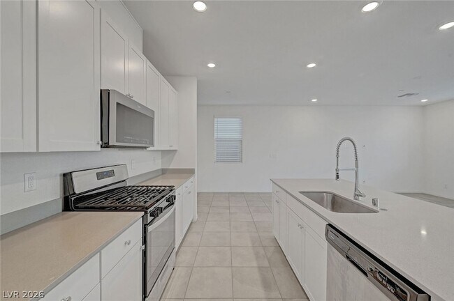 Building Photo - 8454 Vacarez Dr