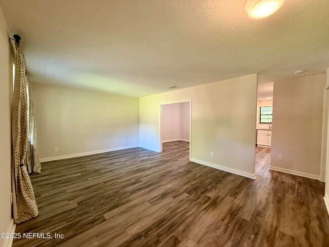 Building Photo - 2516 Horseshoe Bend Rd