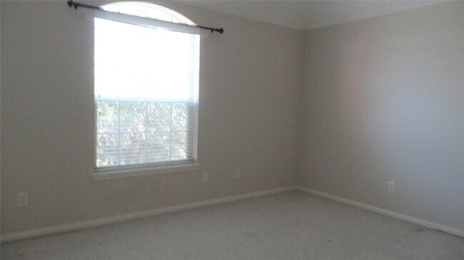 Building Photo - 4822 Schiller Park Ln