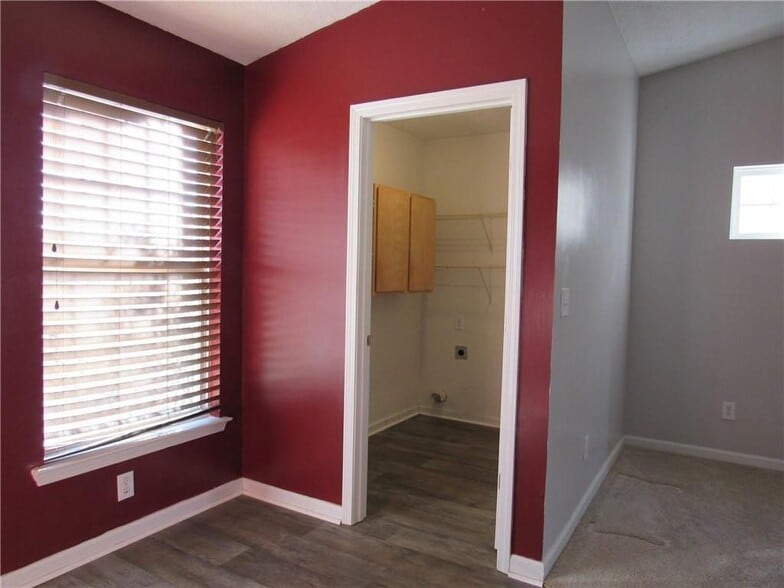 Building Photo - 35 Granite Ct