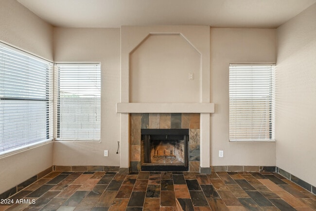 Building Photo - 9166 E Laurel Ln