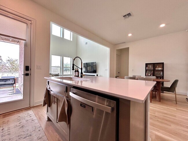 Building Photo - Spacious & Beautiful 3/BR 2/BA Two-Level Home with Garage & Fenced Yard