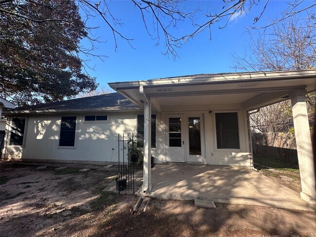 Building Photo - 605 Blair Ave