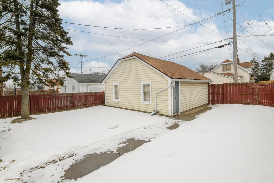 Building Photo - 3472 S 15th Pl