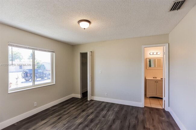 Building Photo - 7801 SW 6th Ct