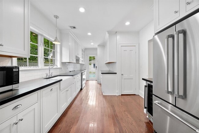 Building Photo - 285 NE 105th St