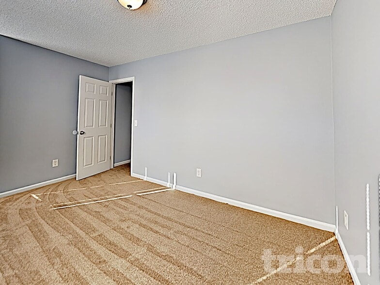 Building Photo - 313 Green Rose Rd