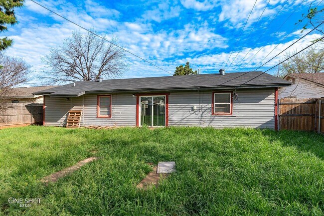 Building Photo - 3181 Sherry Ln