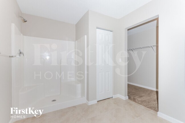 Building Photo - 1158 SW Eleuthera Ave