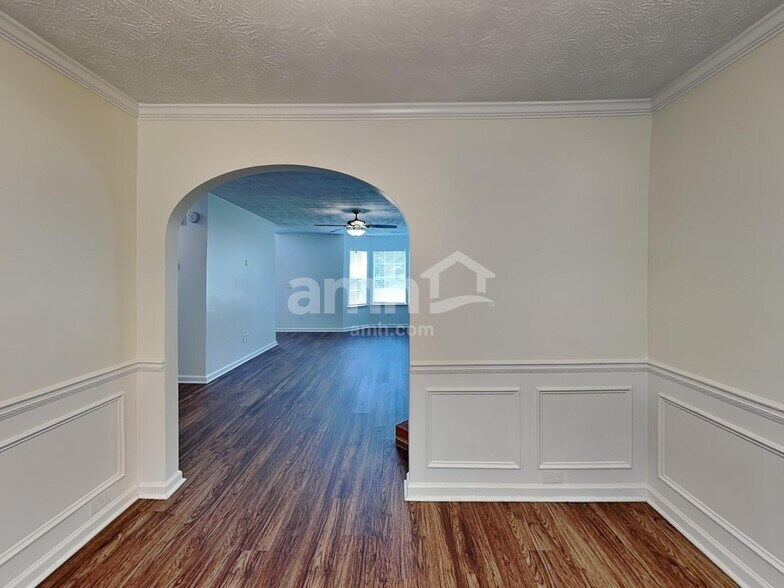 Building Photo - 2857 Golden Club Bend