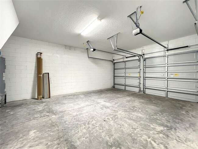 Building Photo - 13181 McMillan Dr