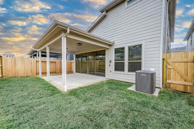 Building Photo - 3405 Knighton Hill Dr