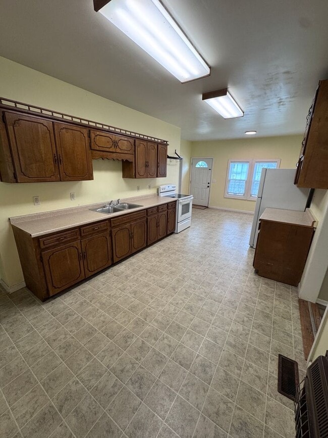 Building Photo - 99 Smith Cir