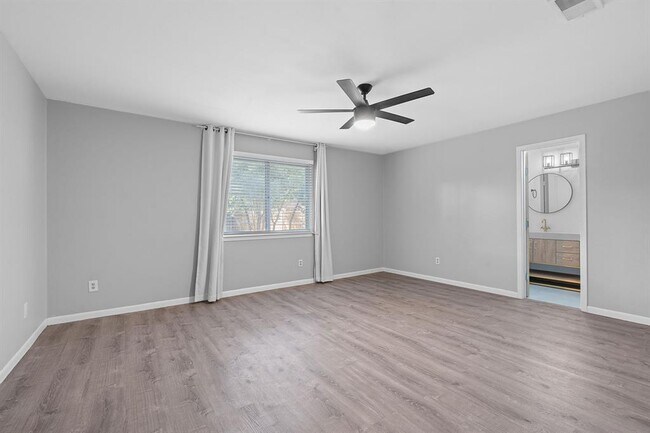 Building Photo - 609 Blackberry Dr