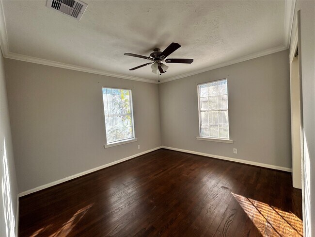 Building Photo - 2122 Purdue St