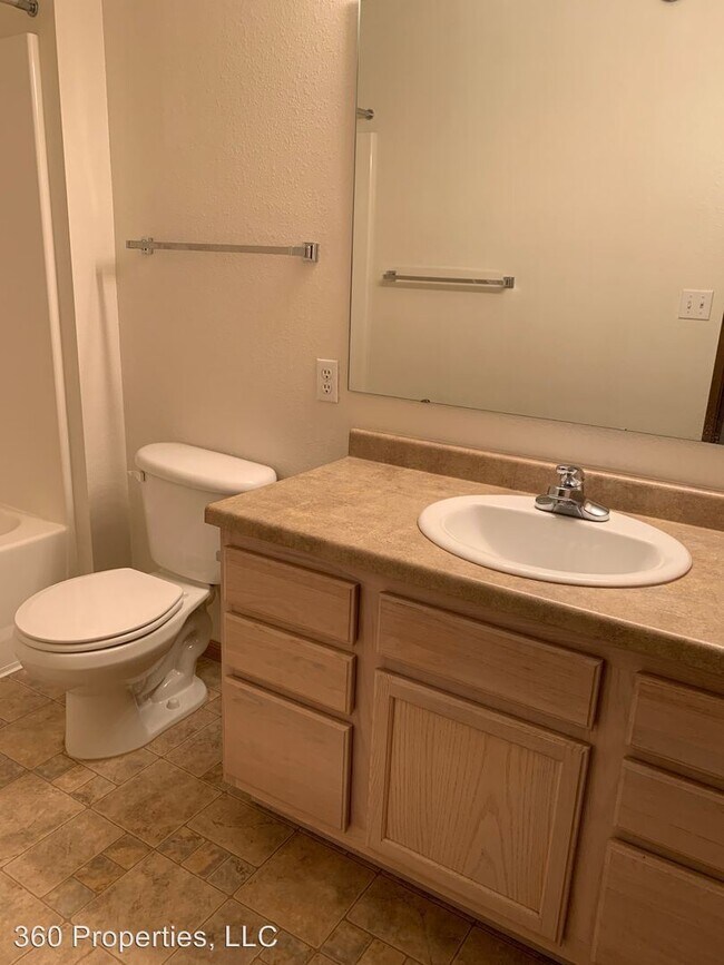 Building Photo - 3515 10th Ave S