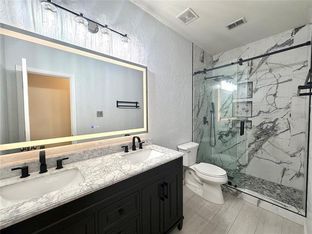 Building Photo - 7236 Tolosa