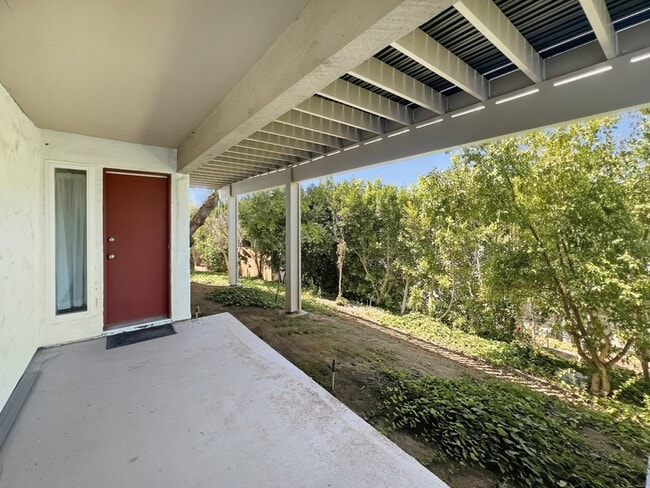 Building Photo - 1334 Miraflores Glen