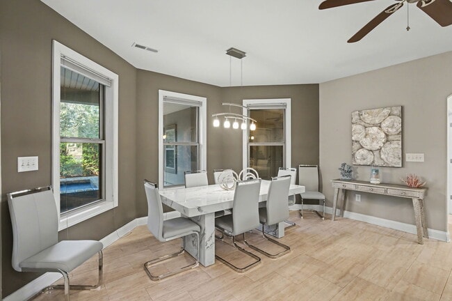 Building Photo - 1065 Wigeon Dr