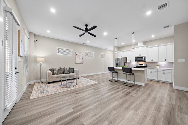 Building Photo - 11 Wellford St