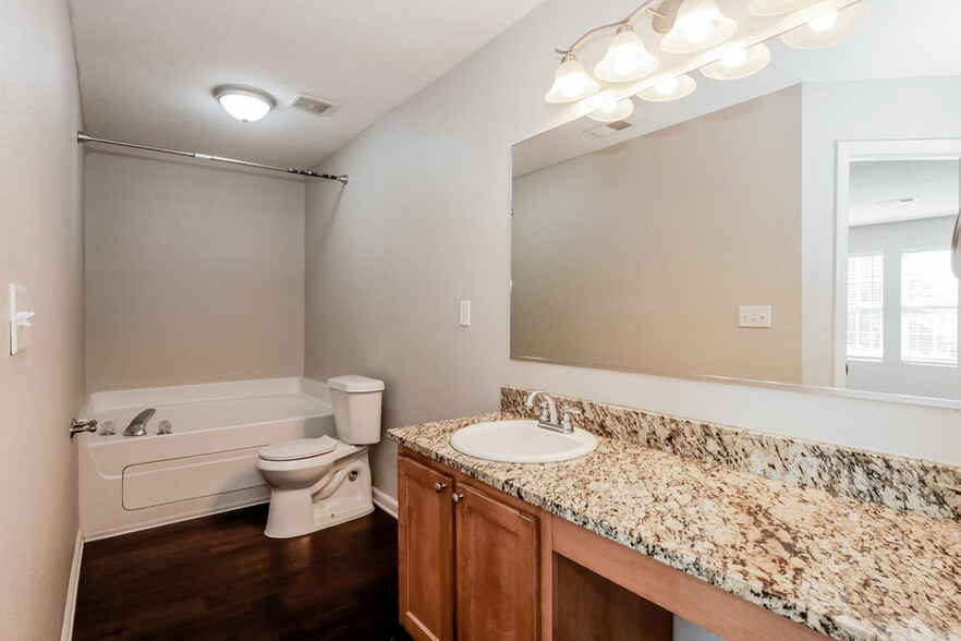 Building Photo - 10060 Nolton Cir