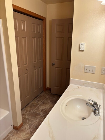 Building Photo - 727 Mustang Dr