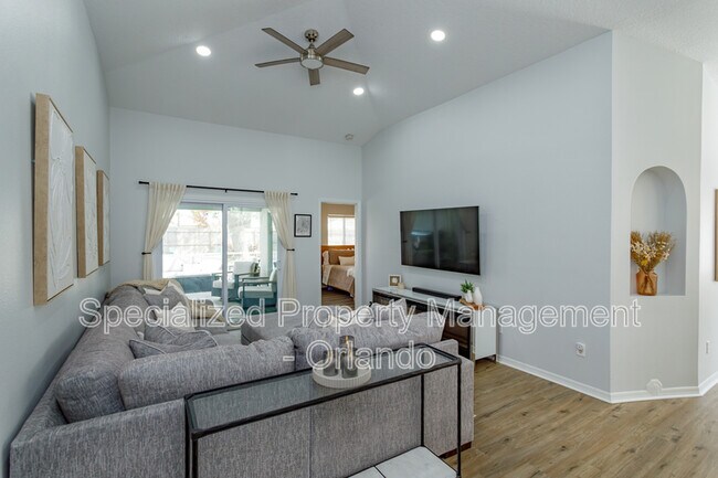 Building Photo - 2532 Ventura Cir