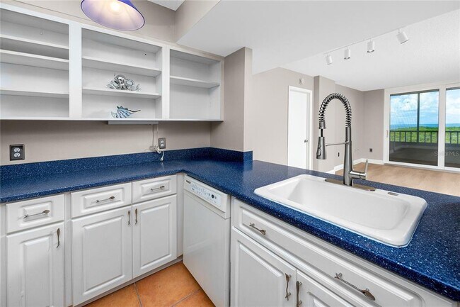 Building Photo - 2333 Feather Sound Dr